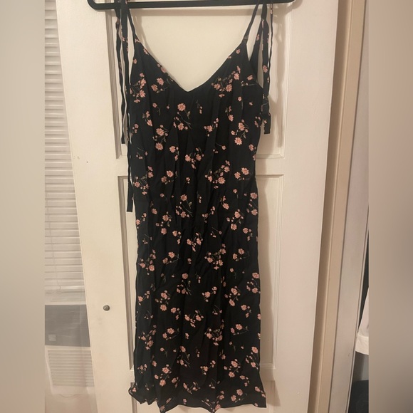 Reformation Dress - Picture 2 of 4